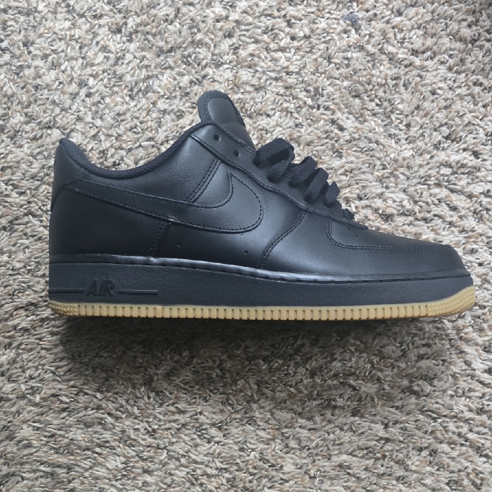 Nike Black and Tan Sneakers Air Force 1